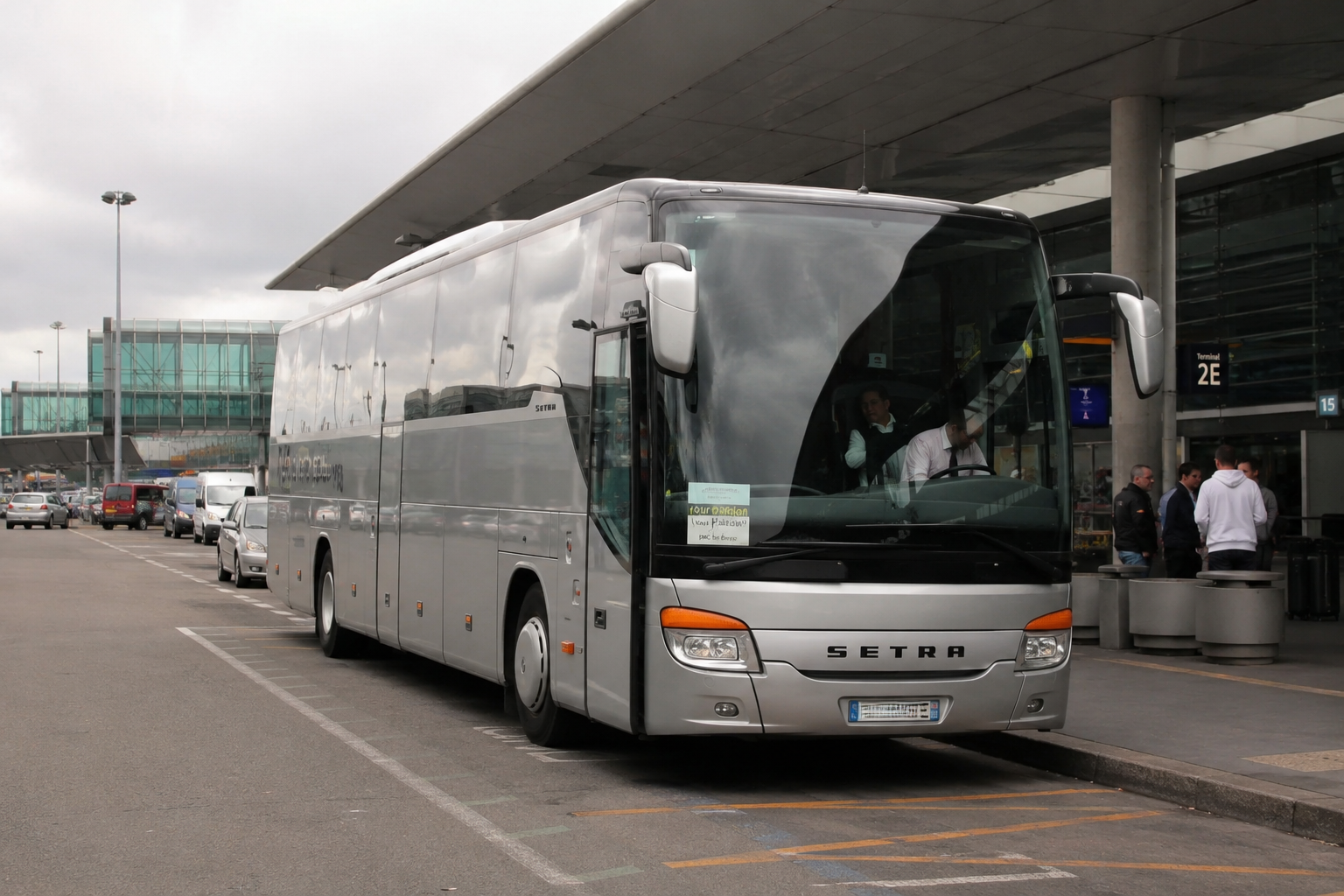 You are currently viewing Minibus Rental in Paris: Ultimate Group Travel Guide