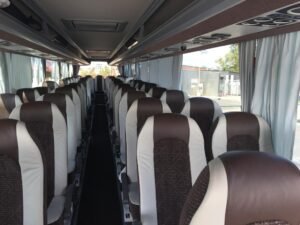 Read more about the article Reservar transporte para grupos en Europa: guía completa para planificar viajes europeos